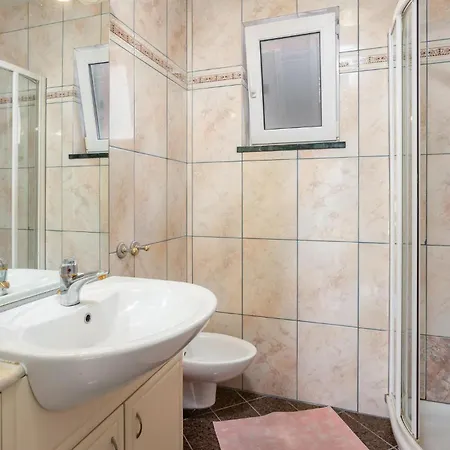 1 Bedroom In Appartement *