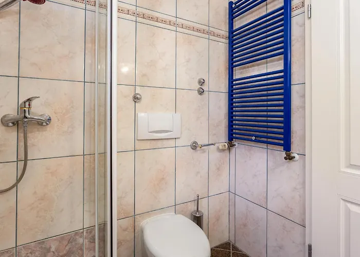 Apartment 1 Bedroom In