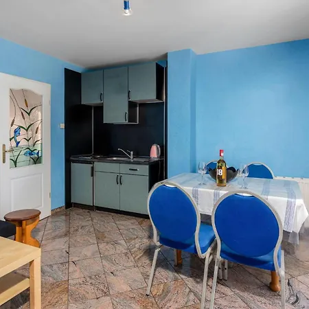 Amazing In With Kitchen