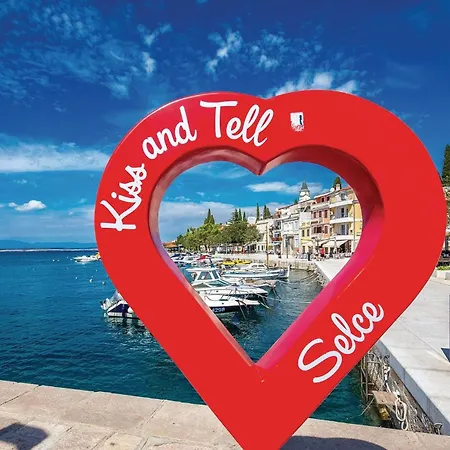 1 Bedroom In Διαμέρισμα *